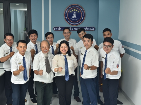 ĐỘI NGŨ NHÂN VIÊN